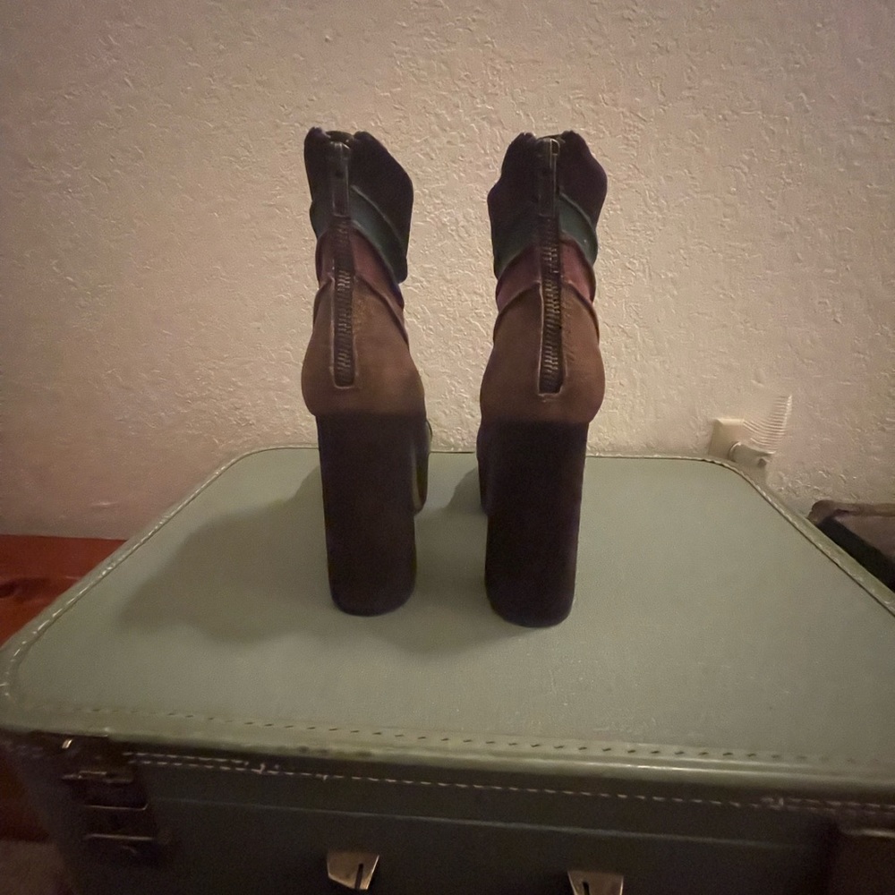 Zigi Soho NY Groove in Multi-Colored Brown Suede in a size 9 gently worn - Picture 4 of 8